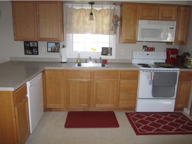 Spacious Kitchen/dining area