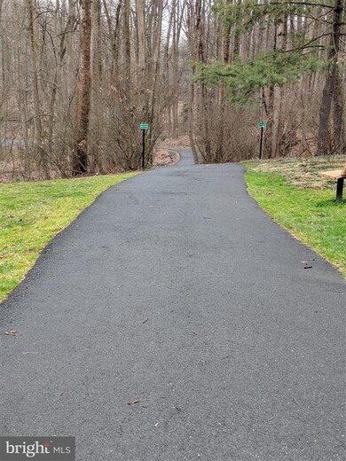 1666 Parkcrest Cir unit 301, Reston, VA 20190 - photo 4