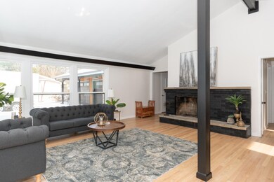 2611 Fairgrove-10