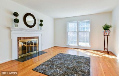 2085 Hopewood Dr, Falls Church, VA 22043 - photo 5