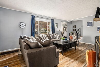 353 Blenheim Rd, Columbus, OH 43214 - photo 3