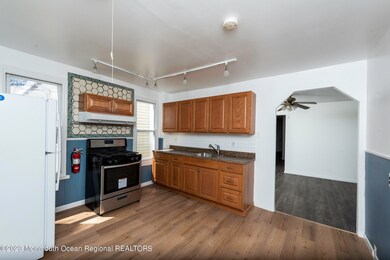 Large Eat in Kitchen