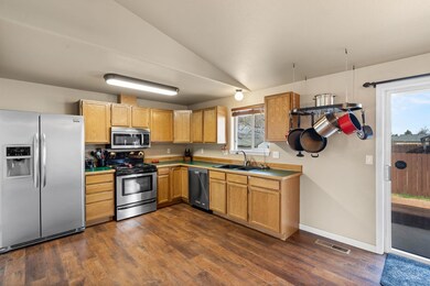 2247 SW 33rd St, Redmond, OR 97756 - photo 5