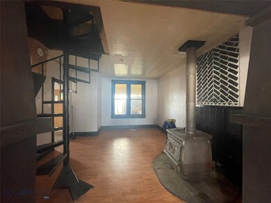 vacant dining