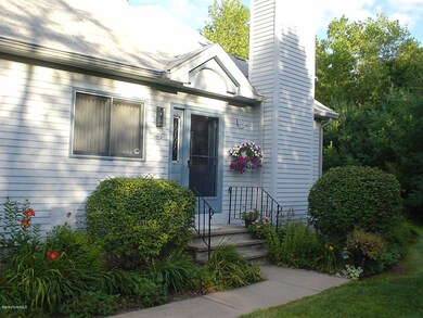 0 Pondview Dr unit H5, Pittsfield, MA 01201 - photo 2