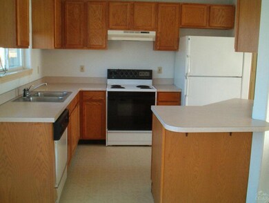 2879 SW Quartz Ave, Redmond, OR 97756 - photo 7