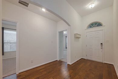 This inviting entryway measures 5'5