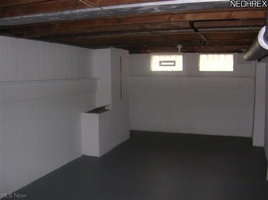 21410 Gardenview Dr, Maple Heights, OH 44137 - photo 6