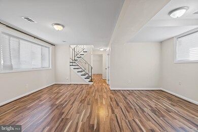 208 45th St NE, Washington, DC 20019 - photo 6