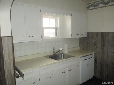 266 Vandervoort St, North Tonawanda, NY 14120 - photo 2