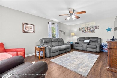 1324 N Briarfield Dr, Lansing, MI 48910 - photo 6