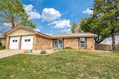 209 S Sendero Dr, Decatur, TX 76234 - photo 2