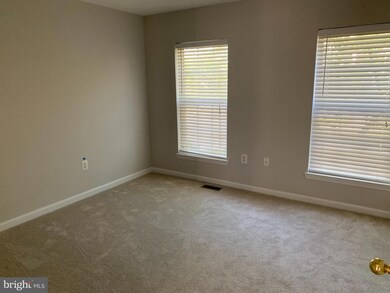 23434 Rainbow Arch Dr, Clarksburg, MD 20871 - photo 2