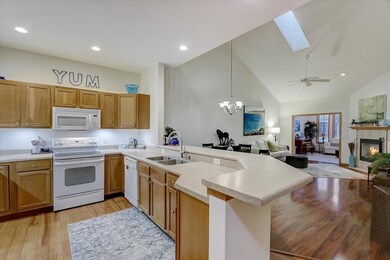 15 Blue Iris Way unit 6, Fitchburg, WI 53711 - photo 5