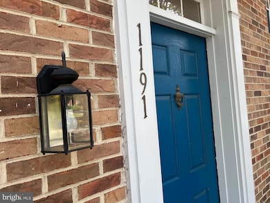 1191 Cypress Tree Place, Herndon, VA 20170 - photo 3