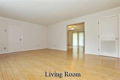 304 Tower Dr, Jacksonville, NC 28546 - photo 4