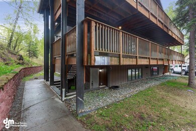 08-Exterior Front MS_8383