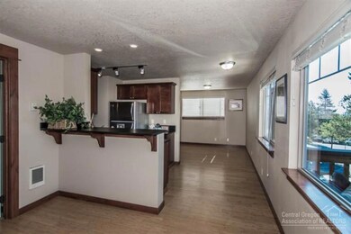 1030 NW Roanoke Ave unit 13, Bend, OR 97701 - photo 3