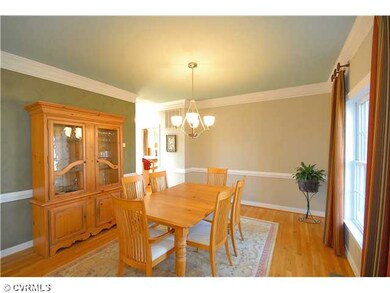 Dining Room - The DINING ROOM is perfect for forma