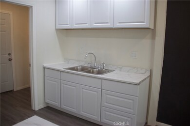 372 E 55th St, Los Angeles, CA 90011 - photo 2