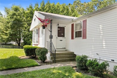28 Wells St, West Warwick, RI 02893 - photo 4
