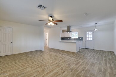 1009-West-Howe-Street-16