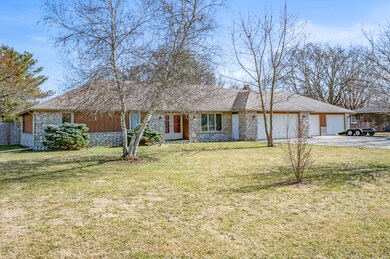 2314 Holden Dr, Anderson, IN 46012 - photo 2