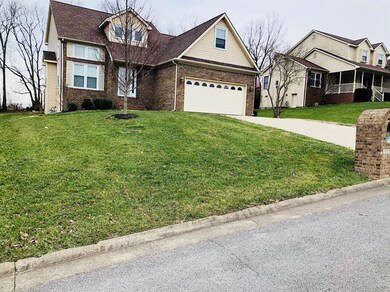 829 Isaac Shelby Cir E, Frankfort, KY 40601 - photo 3