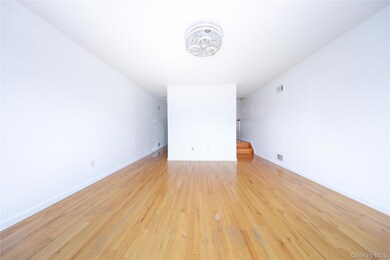 139 Kiswick St, Staten Island, NY 10306 - photo 3