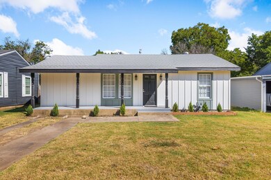 430 Turner St, Cleburne, TX 76033 - photo 2