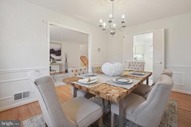 8805 Honeybee Ln, Bethesda, MD 20817 - photo 7