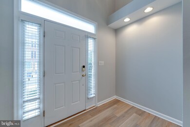 25234 Dunvegan Square, Chantilly, VA 20152 - photo 5