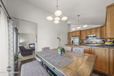 12-web-or-mls-19150 Sarichef Loop-12