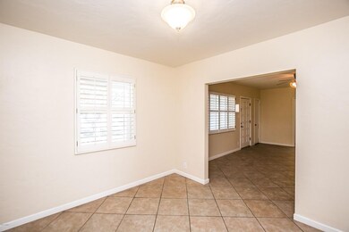 1007 E Citrus Way-8
