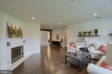 1428 Marlyns Ln, North Wales, PA 19454 - photo 2