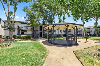 10101 Forum Park Dr unit 2036, Houston, TX 77036 - photo 4