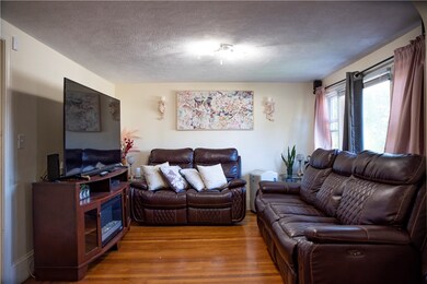 11 King Philip St, Providence, RI 02909 - photo 4