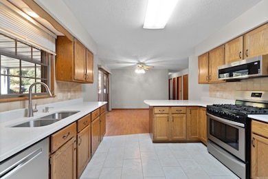 1706 Monroe Ave, Mountain Home, AR 72653 - photo 4