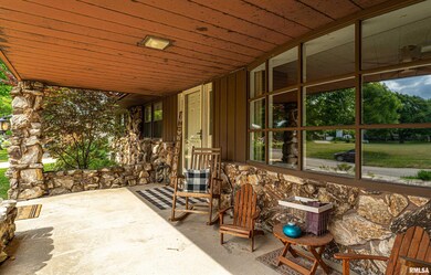 540 Maywood Dr, Lincoln, IL 62656 - photo 5