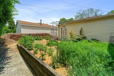 790 N Eastland St, Elmhurst, IL 60126 - photo 2