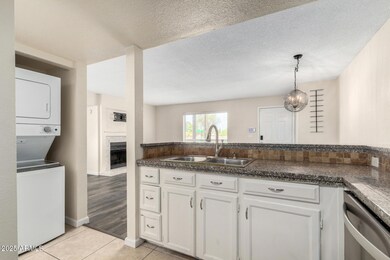 Kitchen/Laundry 2098