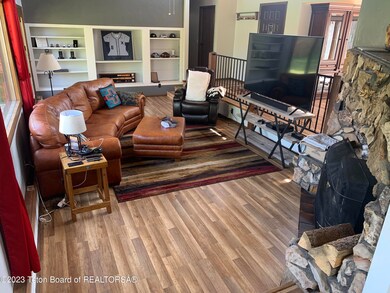 4B34A1C6-FC42-466E-A771-561A53781849