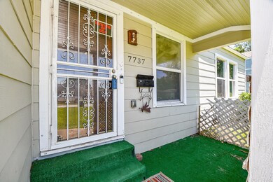 7737 Moline St, Houston, TX 77087 - photo 4