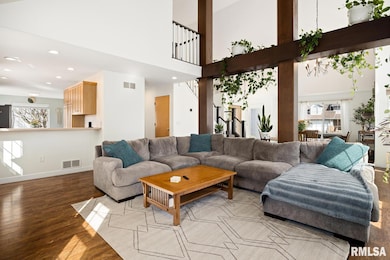 5301 N Castleberry Dr, Peoria, IL 61615 - photo 7