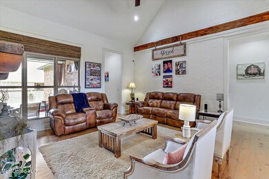 05-1104 Sapphire St