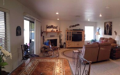 Panoramic family room