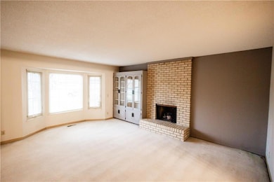 1303 N 43rd St, Saint Joseph, MO 64506 - photo 4