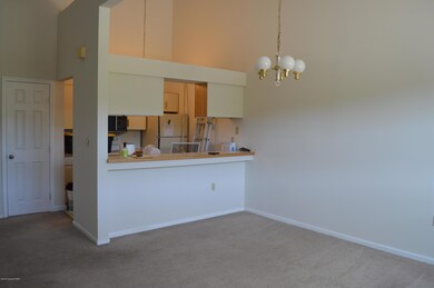 3 Village Cir unit 405, Stroudsburg, PA 18360 - photo 4