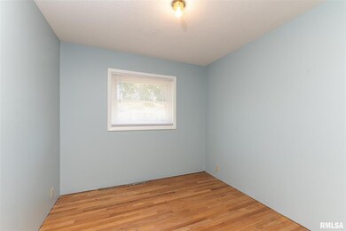 614 Westerfield Rd, Davenport, IA 52806 - photo 7