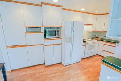Large kitchen with extra storage!